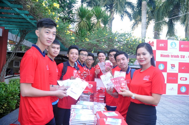 Sinh viên hành động thiết thực phòng, chống HIV/AIDS - 1