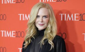 Ở tuổi 51, Nicole Kidman vẫn sở hữu làn da căng mịn