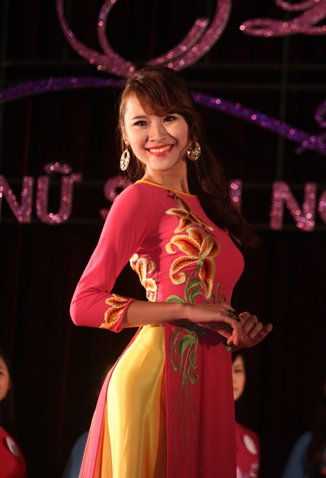 Phần thi áo dài