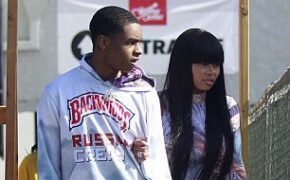 Vũ nữ thoát y tái xuất bên bồ kém 12 tuổi