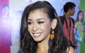 “Bông hồng lai” 19 tuổi mang 4 dòng máu gây chú ý trong phim Việt