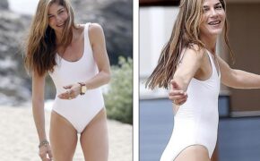 Selma Blair khoe dáng thon thả ở tuổi 46