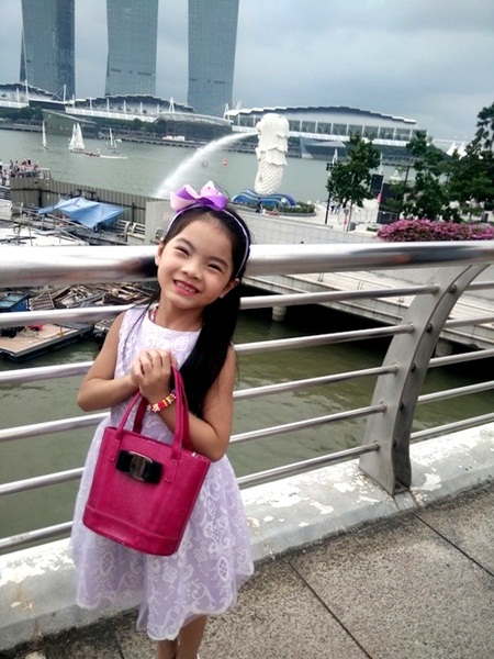 Thu An trong chuyến đi Singapore quay MV cùng Hải Nam