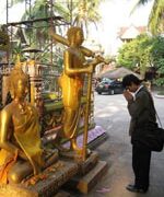 Gặp chàng trai Lào đầy ấn tượng