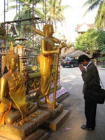 Gặp chàng trai Lào đầy ấn tượng