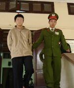 Trả giá bằng tuổi trẻ