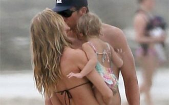 Gisele Bundchen hạnh phúc bên chồng con