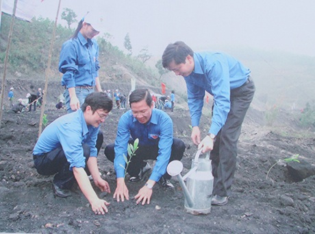 Đoàn thanh niên công an hăng hái tham gia hiến máu vì cộng đồng