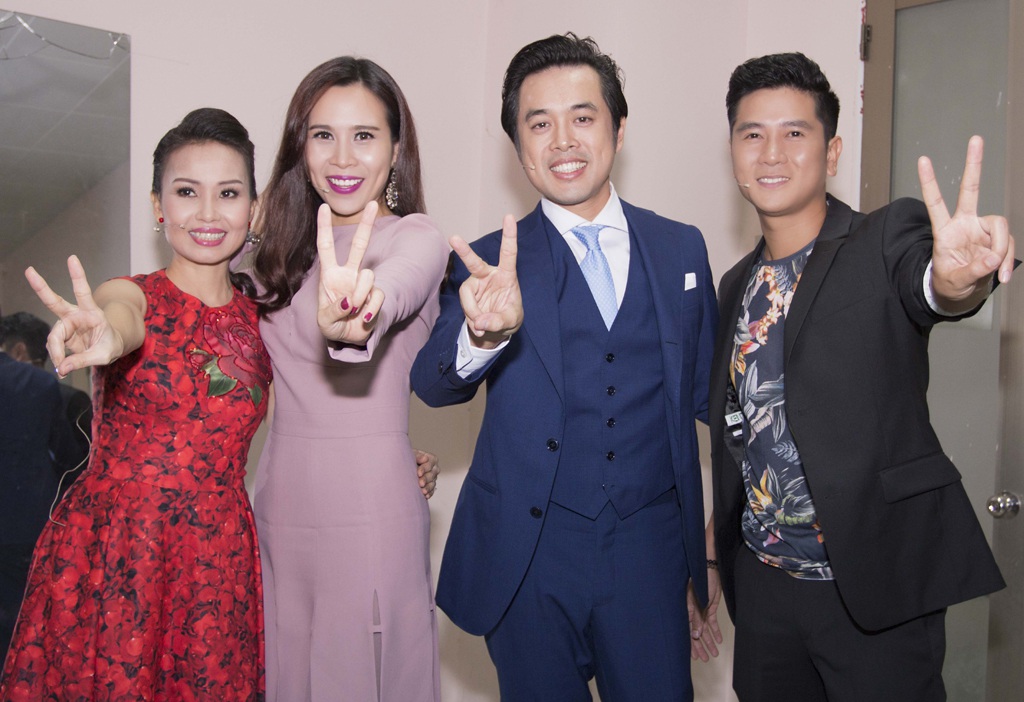 Vợ chồng Lưu Hương Giang-Hồ Hoài Anh xuất hiện sành điệu - 7 Các HLV của mùa The Voice Kid (Giọng hát Việt nhí) 2015
