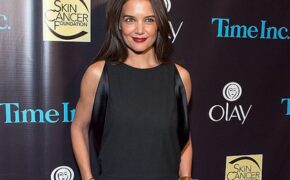 Katie Holmes trẻ trung dự tiệc