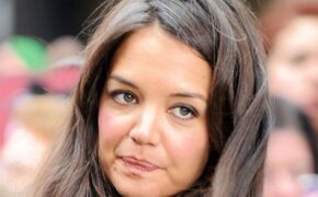 Katie Holmes: 34 tuổi, tóc đã điểm bạc