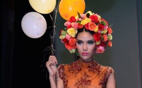 Tân siêu mẫu Việt Nam mang bóng bay lên sàn diễn