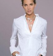 Cô gái Pháp gây sốt trên Internet