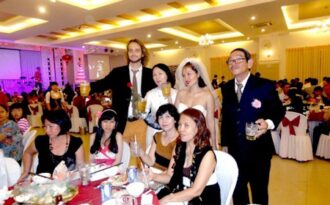 Mai Khôi lên xe hoa