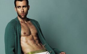 Sao phim Harry Potter gây sốc khi “khoe thân”