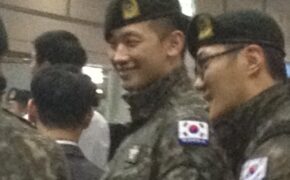 Cận cảnh đôi mắt một mí “biết cười” của Bi (Rain) tại Hà Nội