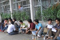 Sinh viên “bệt”