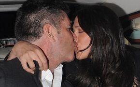 Simon Cowell âu yếm hôn bạn gái