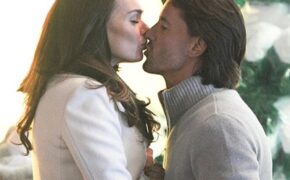 Con gái tỷ phú F1 hạnh phúc đi chơi cùng chồng