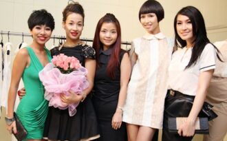 Kathy Uyên chọn đồ cho Thảo Trang “xấu lạ”