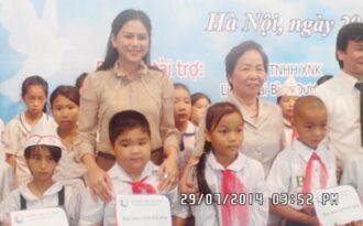 Trao 170 suất học bổng cho trẻ em khó khăn