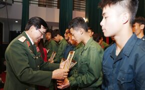 Tướng Lê Mã Lương trải lòng với bạn trẻ Thủ đô về cuộc chiến năm 1979