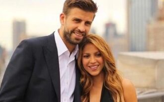 Shakira nắm tay “phi công trẻ” Gerard Piqué đi mua sắm