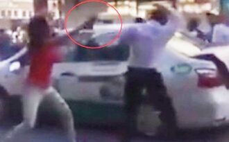 Khi thiếu nữ đấm đá “tựa giang hồ”, lột đồ níu tình yêu