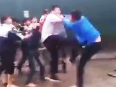 Lại xuất hiện thêm clip 20 nam sinh hỗn chiến như… giang hồ