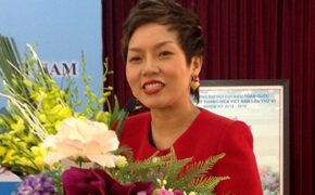 Ca sĩ Thái Thùy Linh trở thành phó Giám đốc Trung tâm Tình nguyện quốc gia