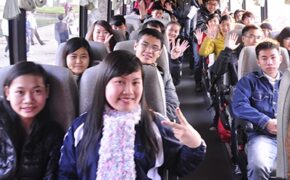 Ấm lòng chuyến xe miễn phí chở 4.000 sinh viên về quê ăn Tết