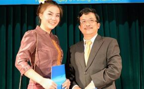 Sinh viên Lào kỉ niệm lễ Quốc khánh trên đất Việt