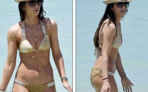 Bạn gái cũ sao bóng đá Adam Johnson bốc lửa trên biển