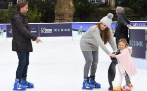 Con gái tỷ phú F1 hạnh phúc bên chồng con