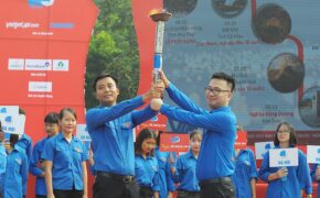 Truyền ngọn lửa thiêng mang niềm tự hào dân tộc từ Đền Hùng đi khắp đất nước