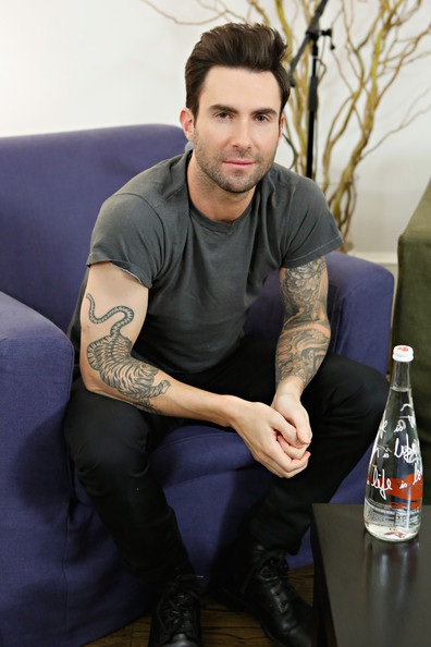 Clip Adam Levine khoe vẻ điển trai trong quảng cáo mới của