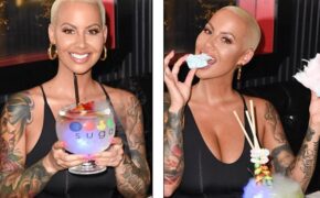 Vũ nữ thoát y bốc lửa dự sự kiện