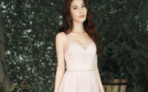 Diễm My 9X quyến rũ trong trang phục ren