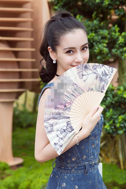  Angelababy thu hút mọi ánh nhìn. 