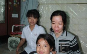 Xúc động câu chuyện công nhân nghèo và 19 năm ăn Tết xứ người