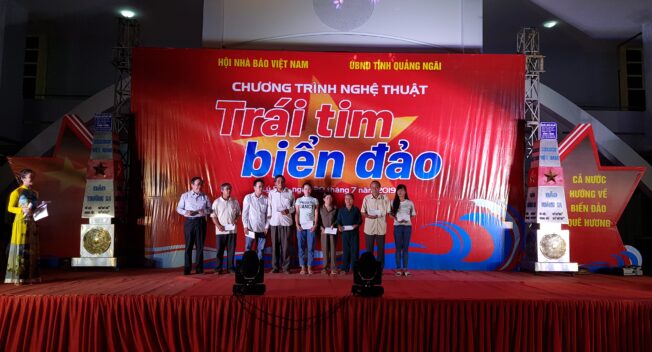 Hội Nhà báo Việt Nam tổ chức chương trình “Trái tim biển đảo” ở Lý Sơn