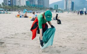 Hơn 600 bạn trẻ ở Đà Nẵng cùng nhau làm sạch bãi biển