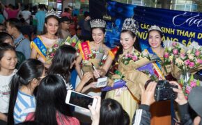 Gia đình, các fan chào đón tân Nữ Hoàng Trần Huyền Nhung ngày trở về.