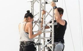 Quảng bá không công cho xứ người?