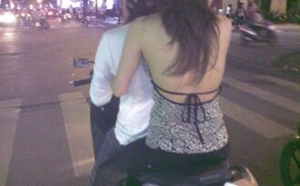 “Muối mặt” vì bạn gái vô duyên