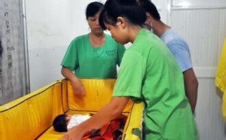 Tìm giải pháp tài chính bảo đảm đủ nguồn thuốc ARV phục vụ điều trị HIV/AIDS