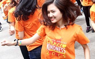 Giới trẻ Hà Nội nhảy flashmob kêu gọi “Sống tử tế”