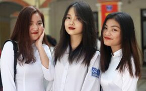Nữ sinh trường cấp 3 Phan Đình Phùng rạng rỡ ngày khai giảng