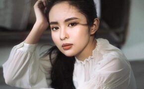 Hoa khôi Đại học Tôn Đức Thắng trong trẻo trong bộ ảnh thanh xuân