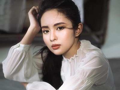 Hoa khôi Đại học Tôn Đức Thắng trong trẻo trong bộ ảnh thanh xuân